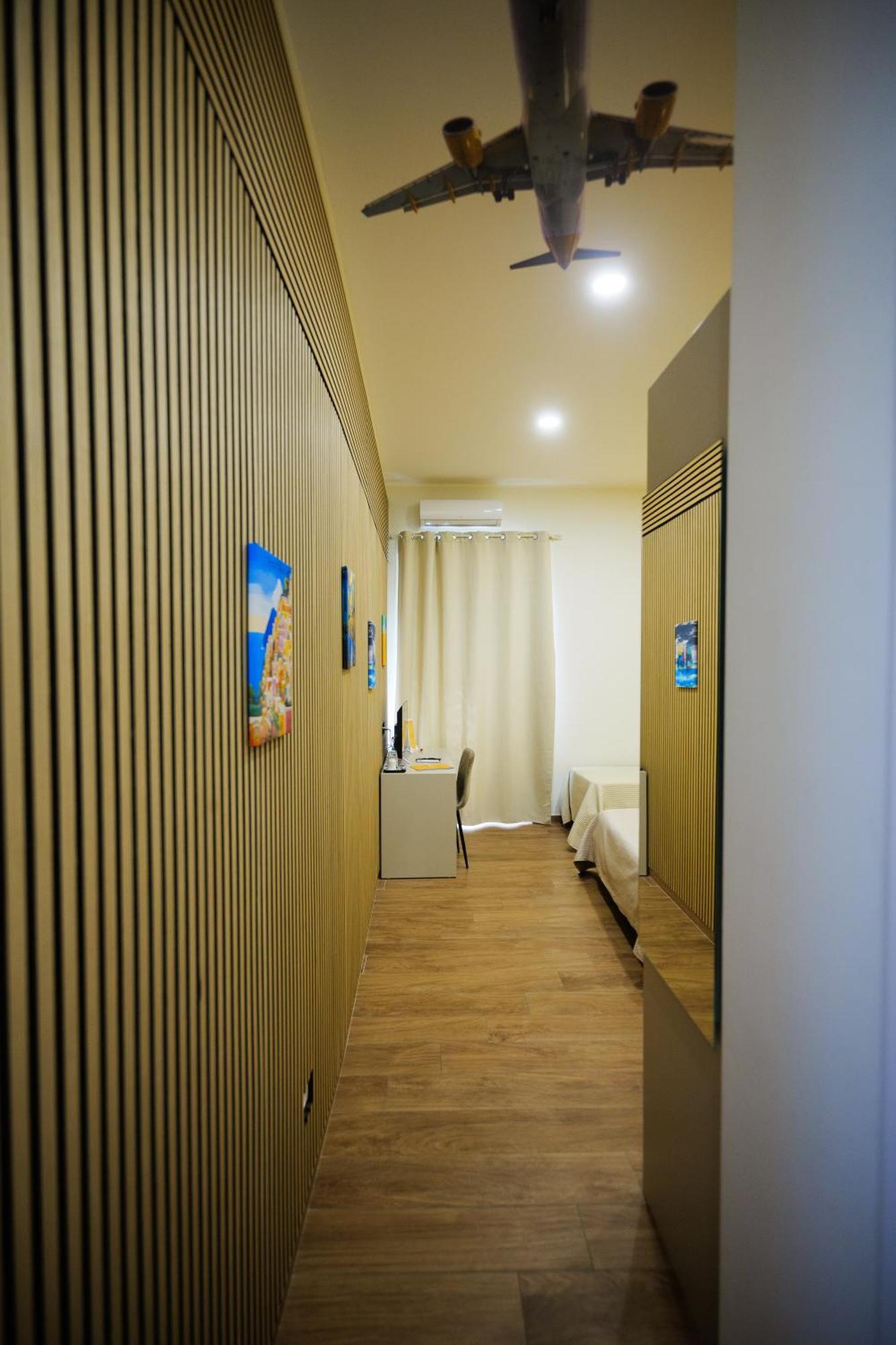 Terminal 1 Guest House เนเปิลส์ ภายนอก รูปภาพ