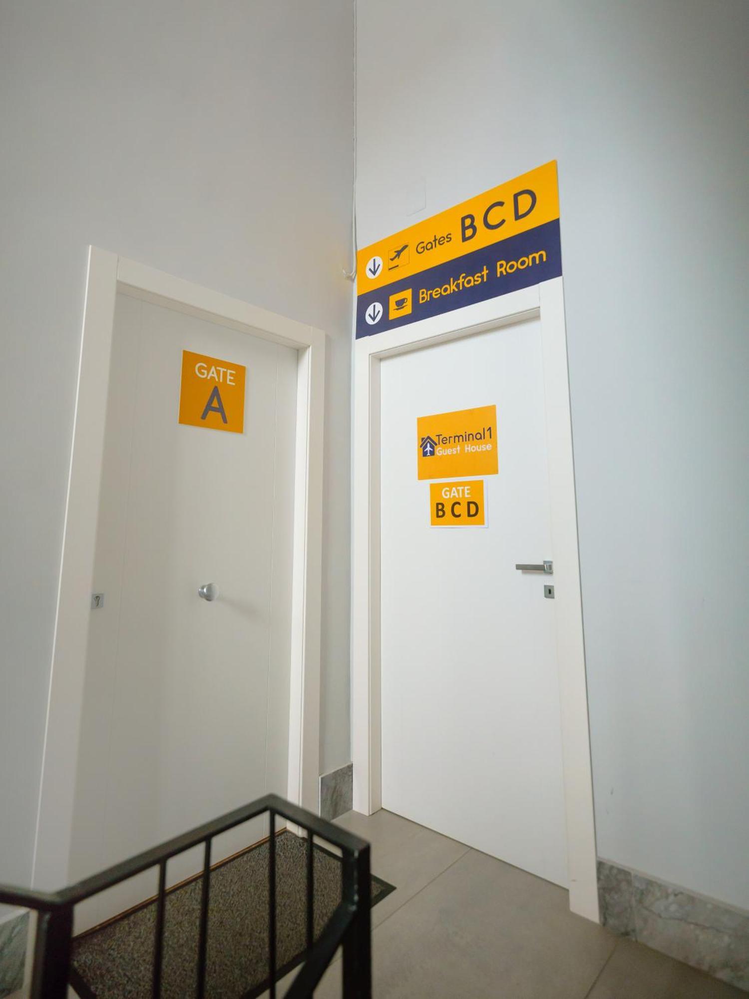 Terminal 1 Guest House เนเปิลส์ ภายนอก รูปภาพ